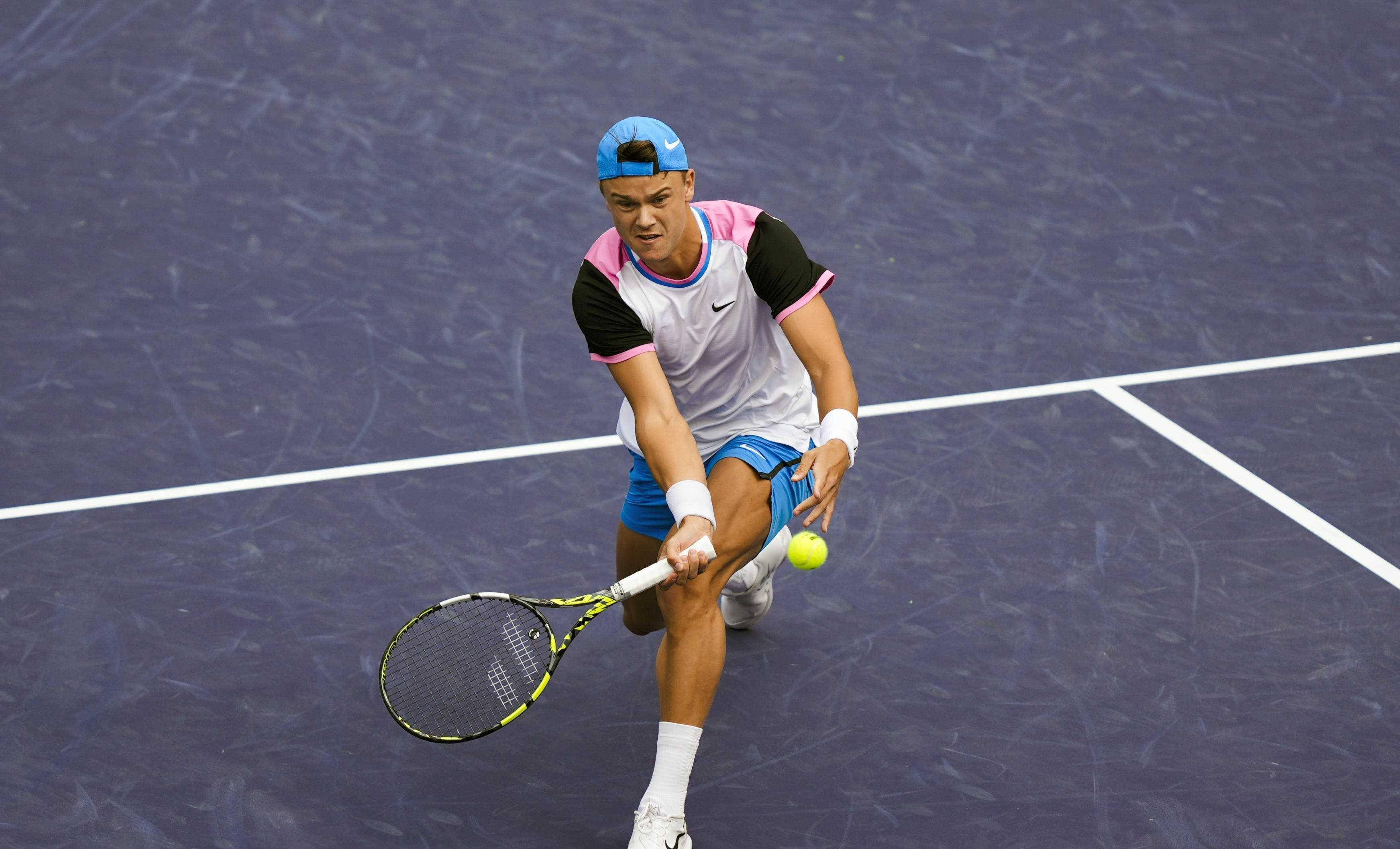 瘦小的她在 瘦小的她在