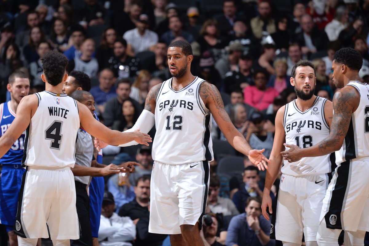 抡起标志性 抡起标志性